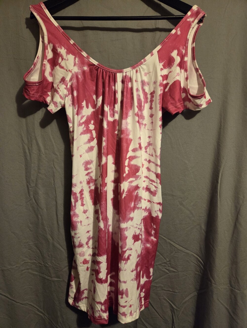 Cold-Shoulder Tie-Dye Romper in Pink and White